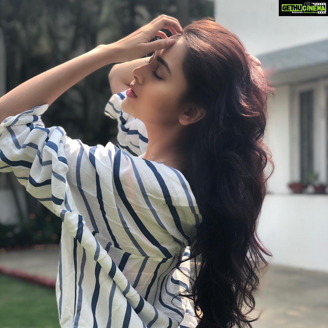 Tejasswi Prakash Instagram - Happiness to me is a warm sunny day . . #letsbeeachotherspeace