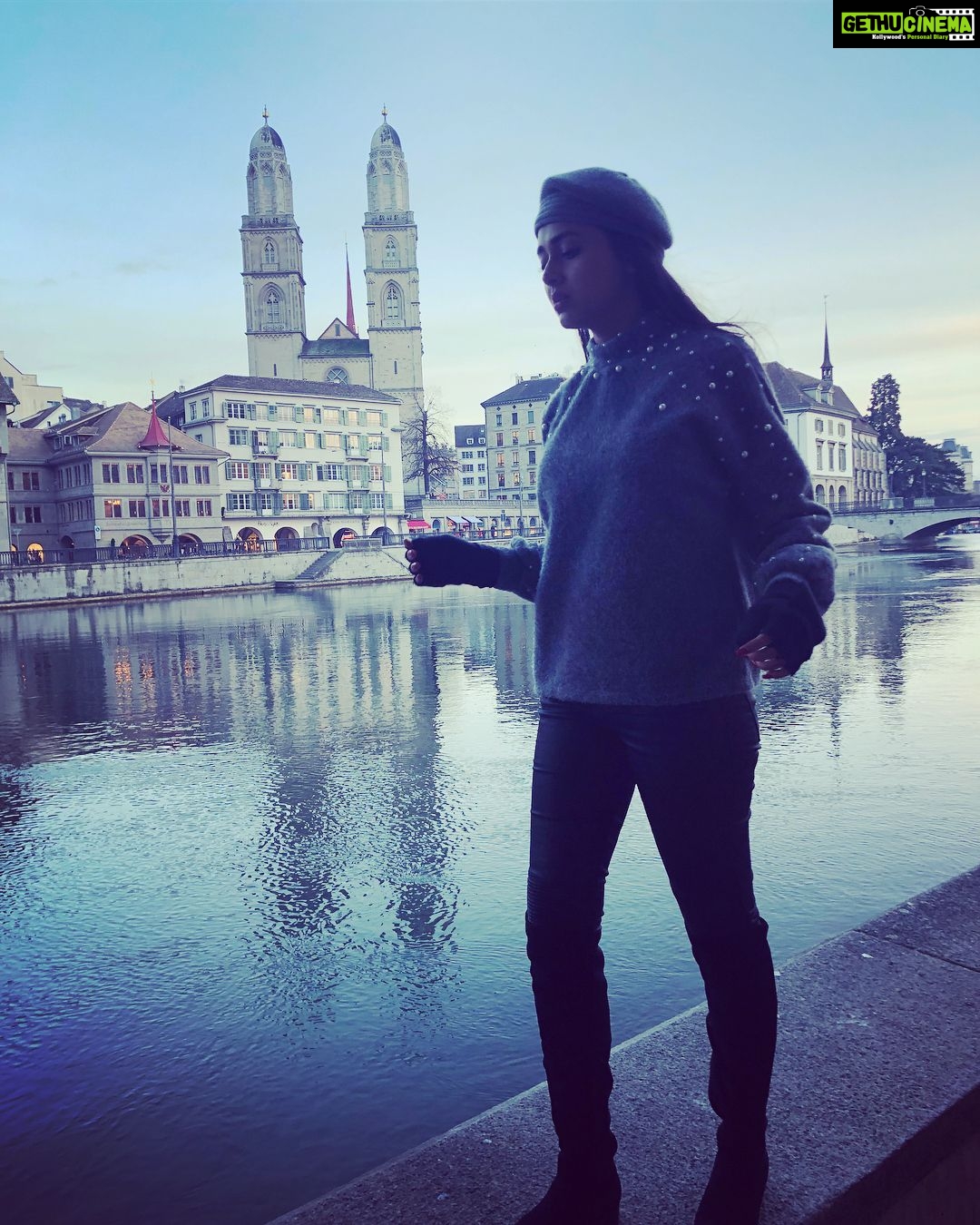 Tejasswi Prakash Instagram - Not all who wander are lost... Some are just looking for coffee ☕️ . . #stillalotofworldlefttosee Storchen Zürich
