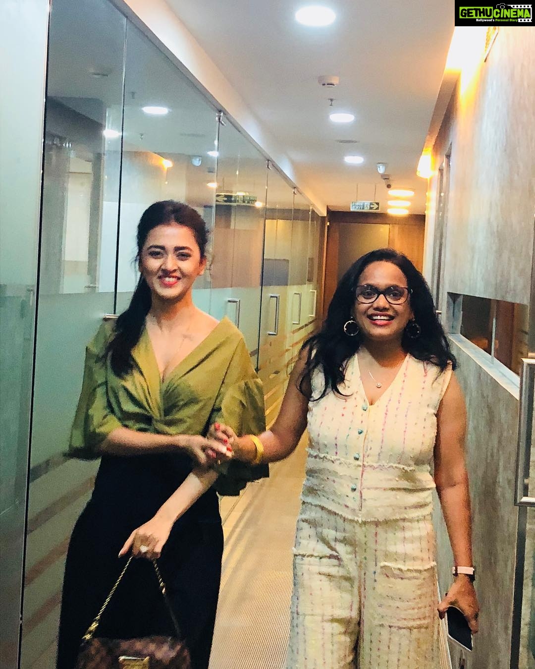 Tejasswi Prakash Instagram - Touch wood . . And the journey continues @shashisumeet @sumeetm #friends #mentor #family