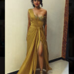 Tejasswi Prakash Instagram - Whiskey in a teacup . . Styled by @hemlataa9 Assisted by @akansha.27 @pbpalak @dhairya.parekh Outfit by @kalkifashion Jewellery by @adiaraqueenjewelry Clutch by @ru.saru Heels by @nidhibhandari_official . . #aboutlastnight #goldawards2018 #golden Filmistan