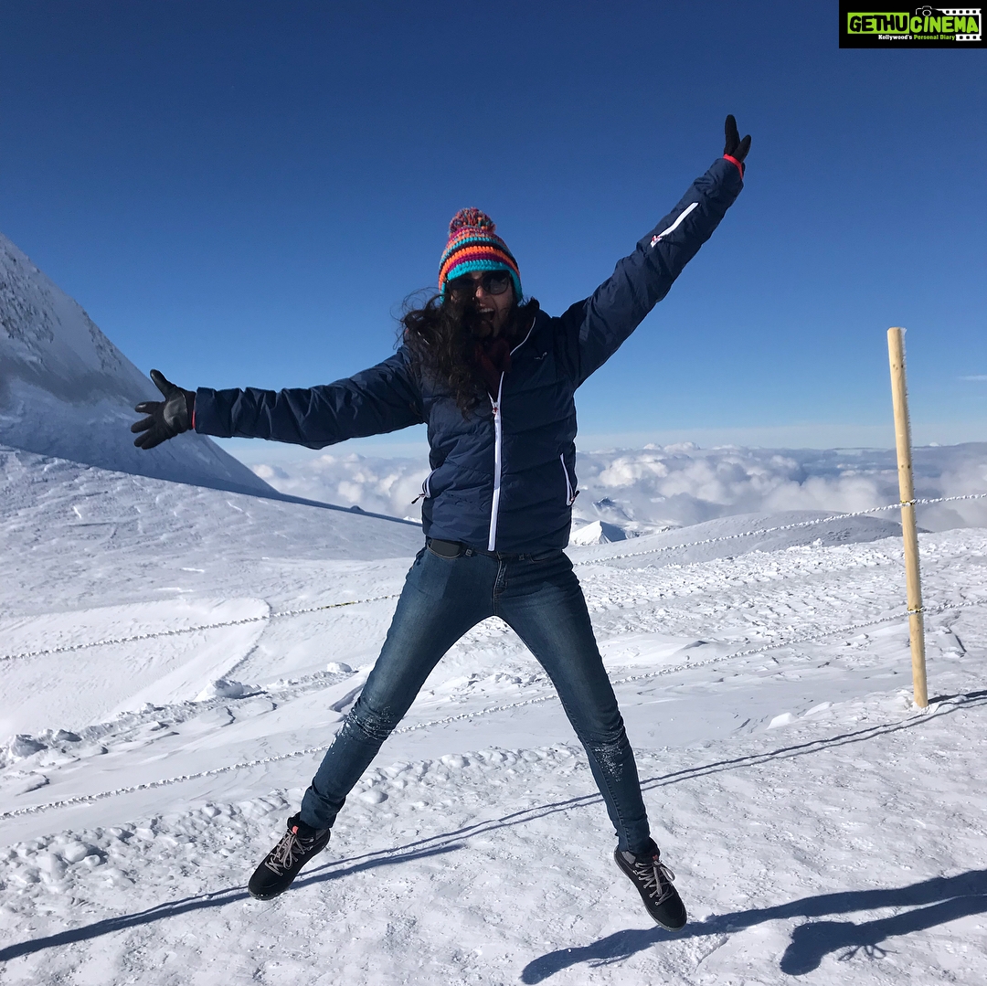 Tejasswi Prakash Instagram - Being this overexcited hyper kid . It was a -23 degree Celsius windy beautiful day . @myswitzerlandin thankful ❤️ . #reminiscing #swissalps Interlaken, Switzerland