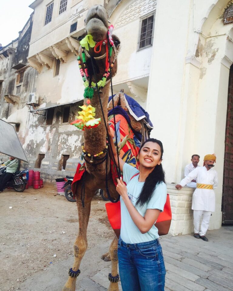 Tejasswi Prakash Instagram - Always keep your chin up and keep doing your job #peace Rajasthan