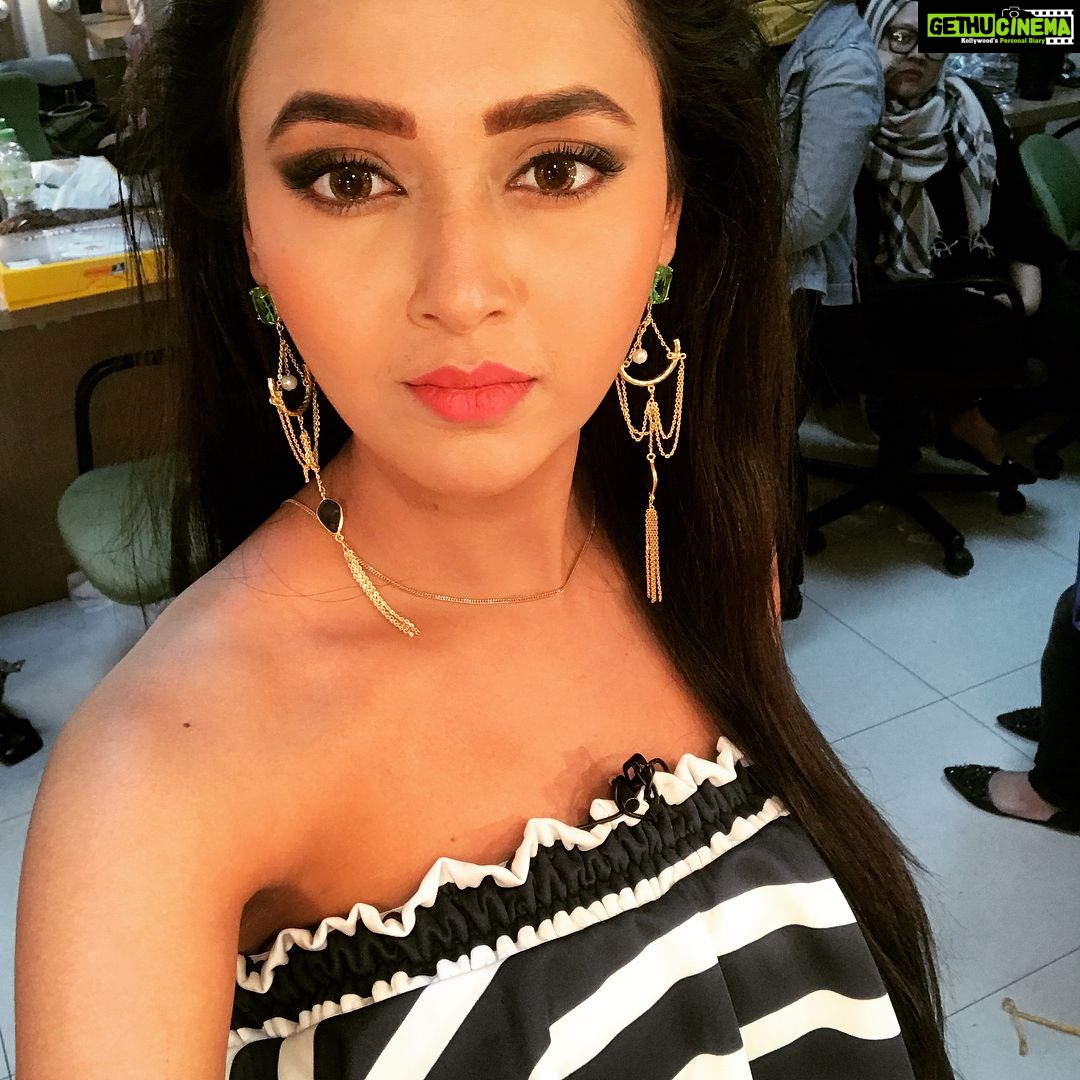 Tejasswi Prakash Instagram - Day 1 Styled by @stylist_hemu #teamhemu Outfit by @kritijcouture Earing by @gesturejewelry Jakarta, Indonesia