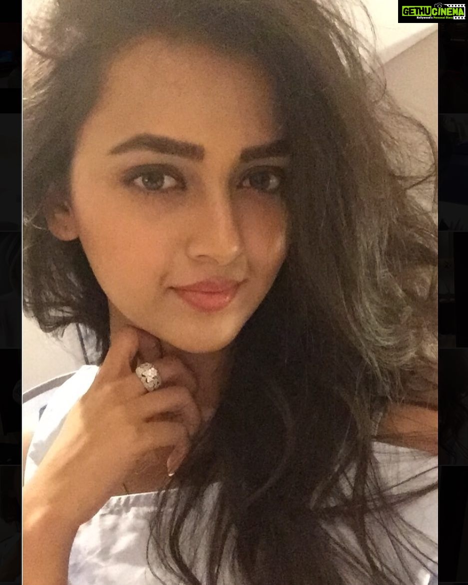 Tejasswi Prakash Instagram - Never underestimate her for her eyes speak louder than her words ever will #diya #pehredaarpiyaki #countdownbegins