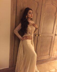 Tejasswi Prakash Instagram - Times I get to dress like a royal goddess and feel like one 👸🏻