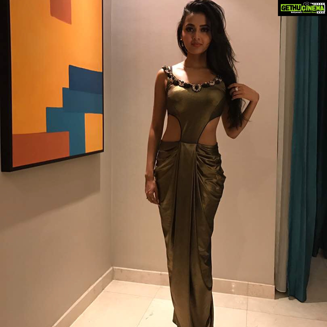 Tejasswi Prakash Instagram - It's the heart of gold and stardust soul that make you beautiful . Outfit- @alpareena ❤️