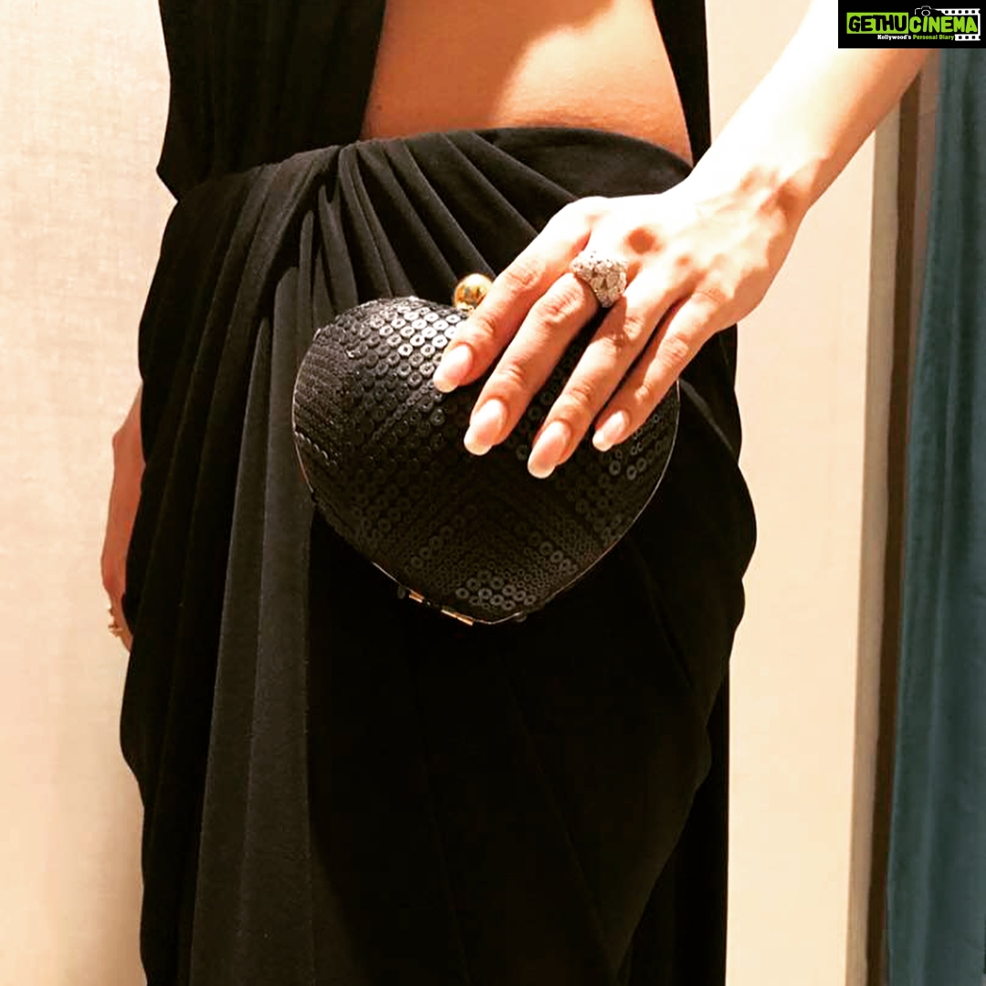 Tejasswi Prakash Instagram - #throwback #look4 Outfit by @mischbcouture Jewel by @aquamarine_jewellery Clutch by @elcara_clutches Styled by @stylist_hemu Assisted by @_muskaan_dua @Shachi05 @priyanshi2102 Jakarta, Indonesia