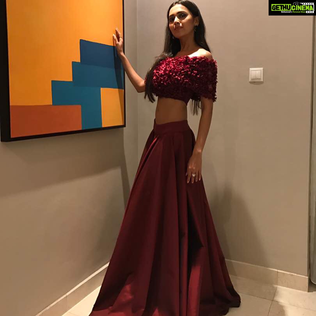 Tejasswi Prakash Instagram - #look3 Love the floral blouse and lehenga by @alpareena Thank you so much 😘 Jakarta, Indonesia