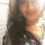 Tejasswi Prakash Instagram - Do we love jhumkaas or whaaa.....