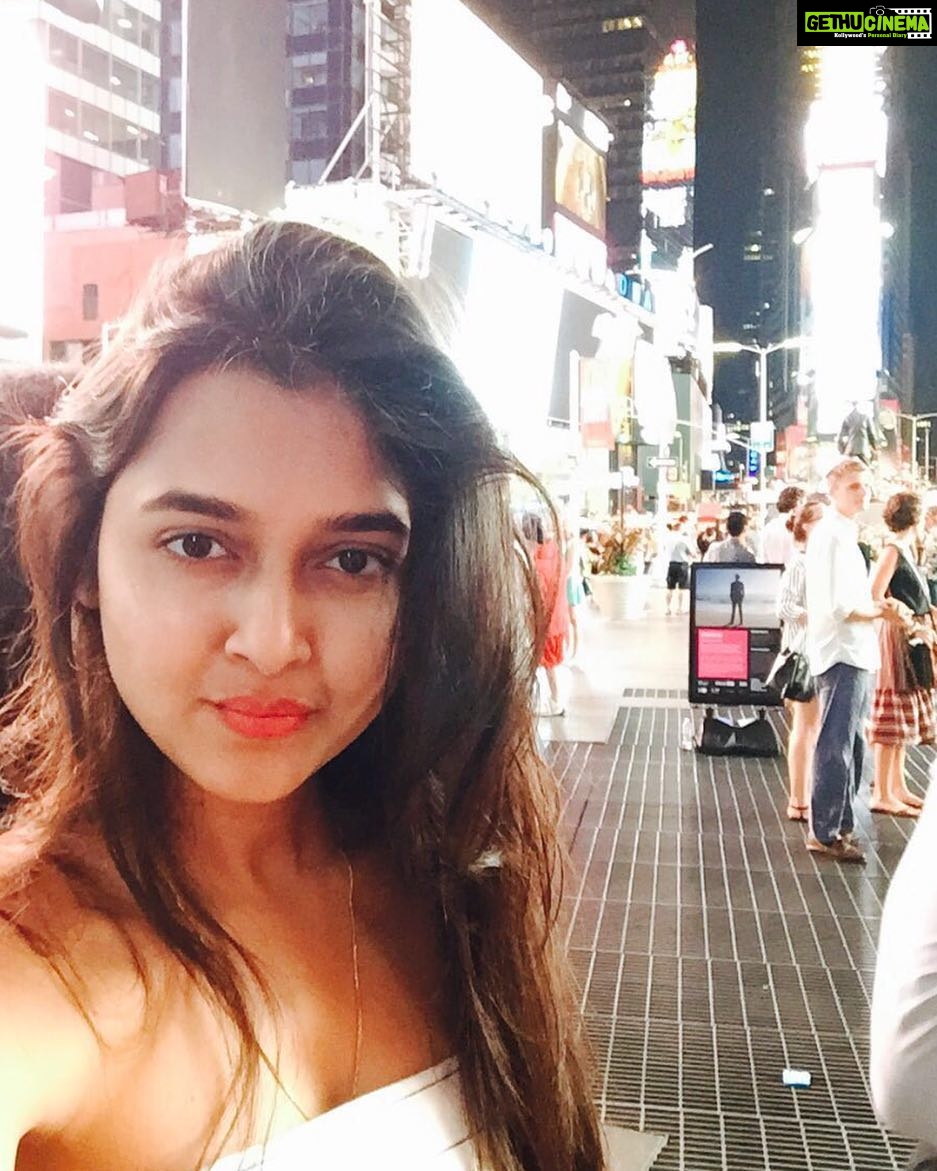 Tejasswi Prakash Instagram - Times square...NYC💕
