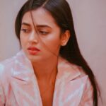 Tejasswi Prakash Instagram - A mind dominated by positive emotions, Becomes a favourable abode for the state of mind known as FAITH. . . 👗: @peachandpinkstore 🧣: @stylebysaachivj 🤝: @styledbynikinagda @sanzimehta777 📷: @smileplease_25 . . #fashion #style #ootdinspo #tejasswiprakash