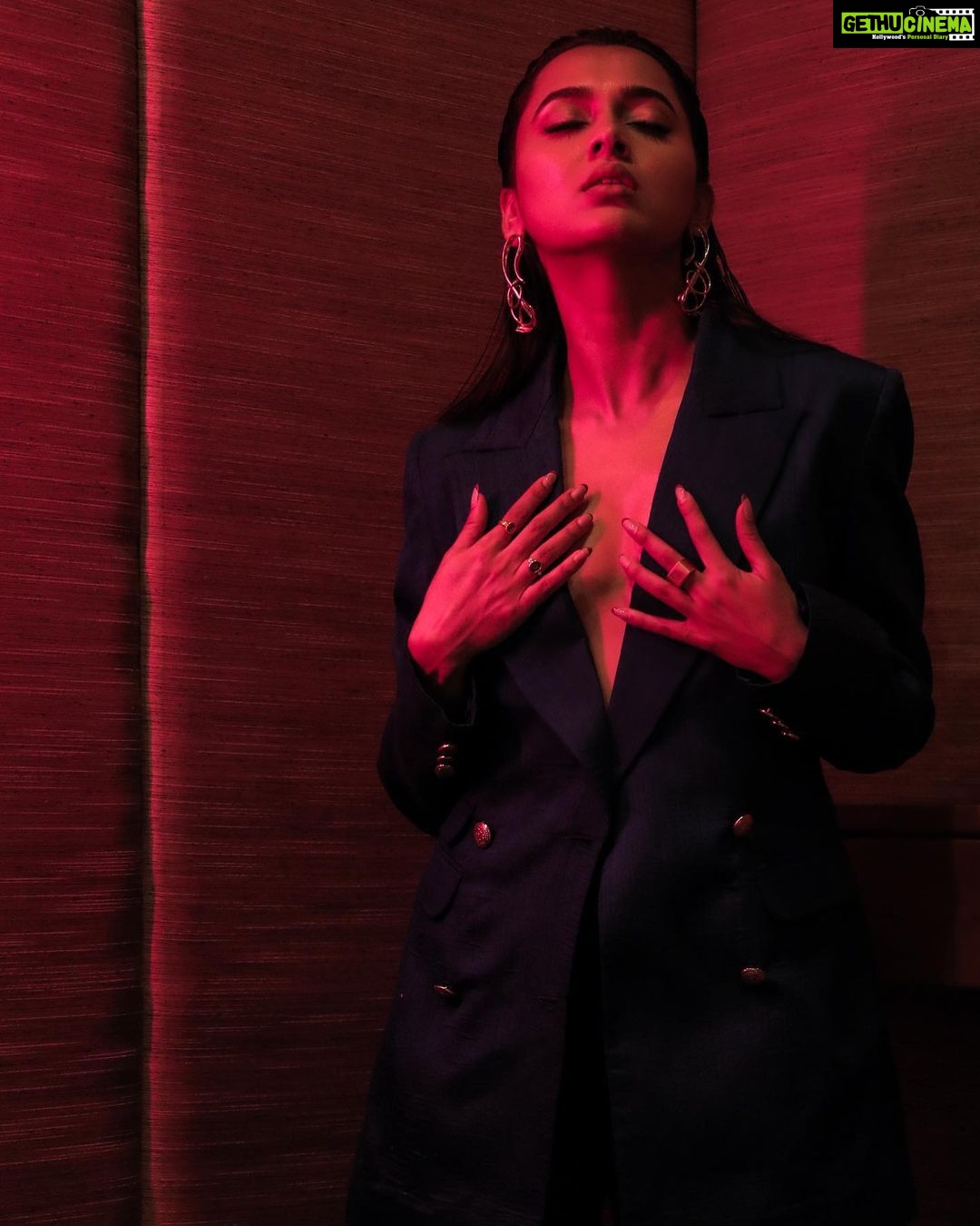 Tejasswi Prakash Instagram - Never cared for the crownβ¦always preferred a sword π₯·π» . For Grazia Awards @graziaindia π . πΈ: @tanmaymainkarstudio π§£: @natashaabothra π€: @simstyles20 π: @ranbirmukherjeeofficial π: @minerali_store π : @londonrag_in π: @sonamvaghani.mua ππ»ββοΈ: @hairbyshardajadhav Media Relations: @brandnbuzz . . #grazia #fashion #style #tejasswiprakash
