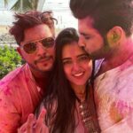 Tejasswi Prakash Instagram - lol yes we’re obsessed with each other and we fear people are gonna stop hanging with us anymore coz what’s the point??🤣😂 our first holi.. @anusoru thanks for making us twin 😘❤️