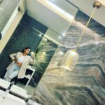 Tejasswi Prakash Instagram - Just checking… . All the mirrors work just fine 👍 . . . Styled by- @shaleenanathani Assisted by- @simrankumar19