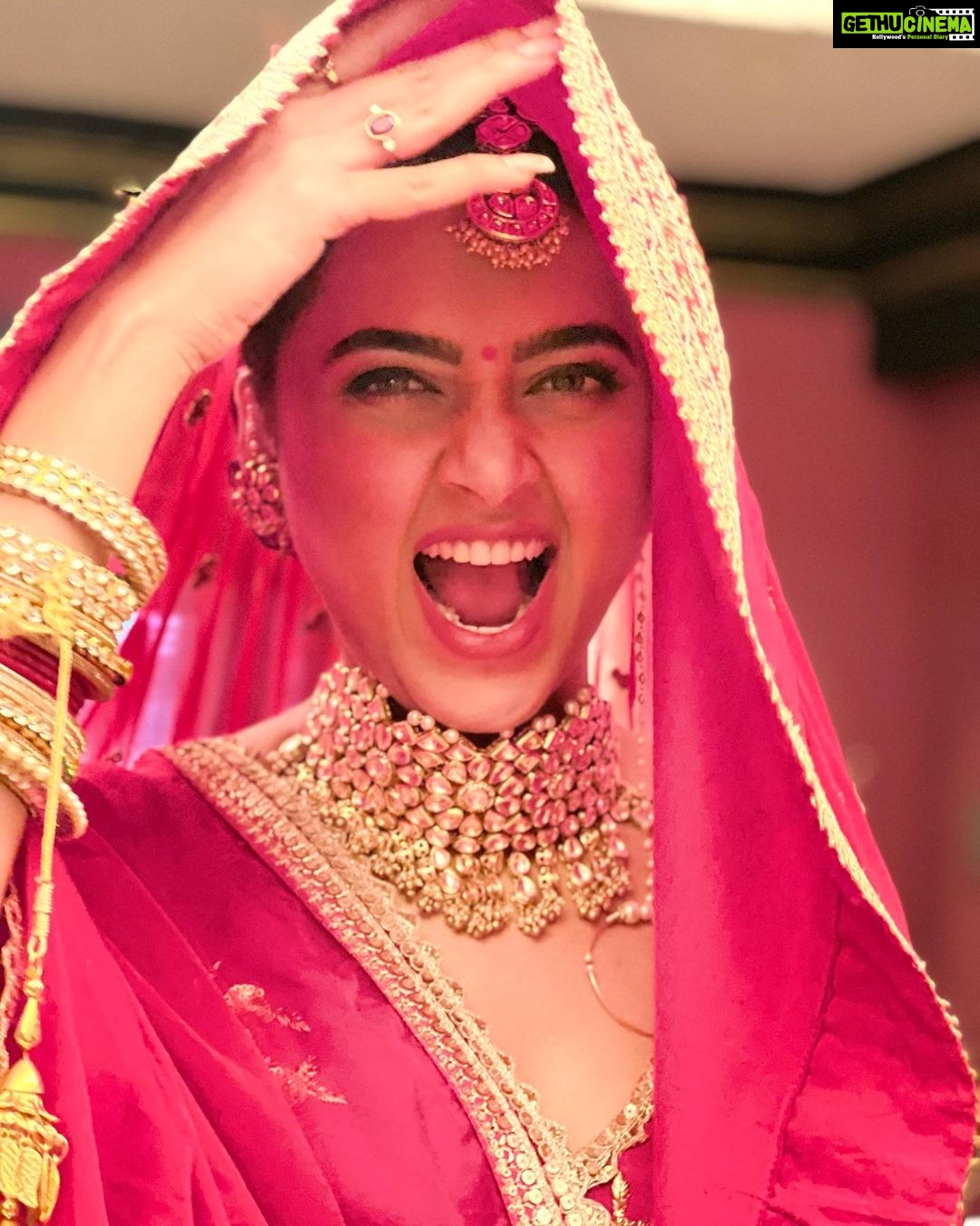 Tejasswi Prakash Instagram - Are you’ll ready for tonight’s episode or whhhaaaaaa…..