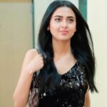 Tejasswi Prakash Instagram - If you want that perfect even tone skin, I have the perfect solution for you! Great skincare has always led to having glowing, beautiful, healthy skin and @cetaphil_india 's Bright Healthy Radiance range helps you achieve all this. Here’s my guide to getting the radiant and even tone skin: I first use the BHR Creamy Cleanser that helps remove all impurities and my skin is left feeling soft. Next I use the BHR Toner which is non-sticky and helps refresh the dull skin. After I’ve used the toner, I apply the BHR Day protection cream with SPF 15 which shields my skin from the harsh UV rays & keeps it moisturised all day long! And finally, I use the BHR Night Comfort cream which has hyaluronic acid and works extremely well to restore even skin tone. The @cetaphil_india skincare is the healthiest way to visibly brighter skin! #CetaphilIndia #CeatphilBHR #BrightandHealthyrange #brighteningnightcomfortcream #dayskincare #naturalingredients #skincaretips #skincareregime #dailycare #cetaphil #cetaphilindia #recommendedbyme #sensitiveskinexpert #just4weeks #4weekschallenge #nomakeup #healthyskin #japeneseskincare #skincareroutine #skincareroutine #skincareproducts #skincaretips #ad