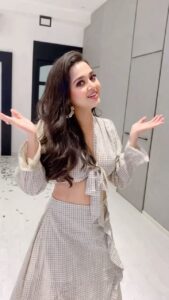 Tejasswi Prakash Instagram - Main Tujhme Dooba Rahu.. yes thats for all the #TejaTroops for their immense support throughout this journey, now as we are just few days away from the Finale.. we need your support even more so keep pouring all your love for Teja! . . . #thatsallireallywannado #love #support #tejatroops #feelkaroreelkaro #feelitreelit #reels #reelsinstagram #tejasswiprakash #explore #tejasswiforthewin #fyp #biggboss15 @vootselect @voot @colorstv @endemolshineind