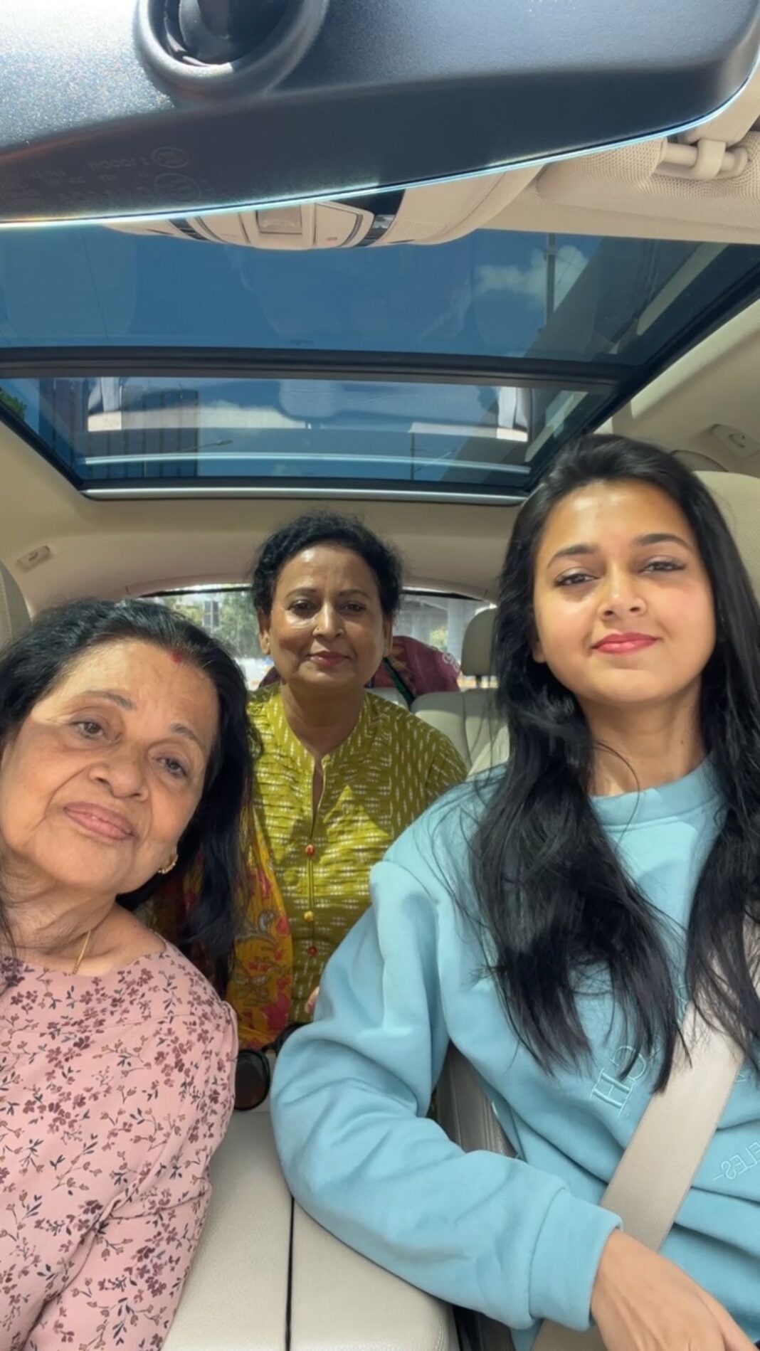 Tejasswi Prakash Instagram - My mummas are doper than your mummas 😎😎😎