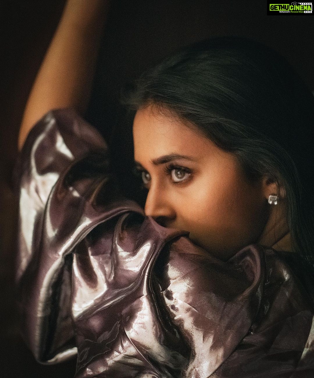 Tejasswi Prakash Instagram - I am not bossy… I am the boss 👑 . . . 📸- @that.nikhil Styled by @natashaabothra @teamnatashaabothra With @simstyles20 Outfit @dziinebydeepa @viralmantra #tejasswiprakash #reelsinstagram #reels #reelitfeelit #teja