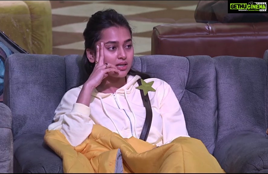 Tejasswi Prakash Instagram - That sudden moment when you realize Bigg Boss 15 is ending in 3 days!! . . . š: @closet.hues š§£: @stylebysaachivj š¤: @styledbynikinagda @nehha_o @sanzimehta777 . . . #tejasswiforthewin #instagood #explore #fyp #tejasswiprakash #tejatroops #biggboss #biggboss15 #bb #bb15 #salmankhan @voot @vootselect @colorstv @endemolshineind