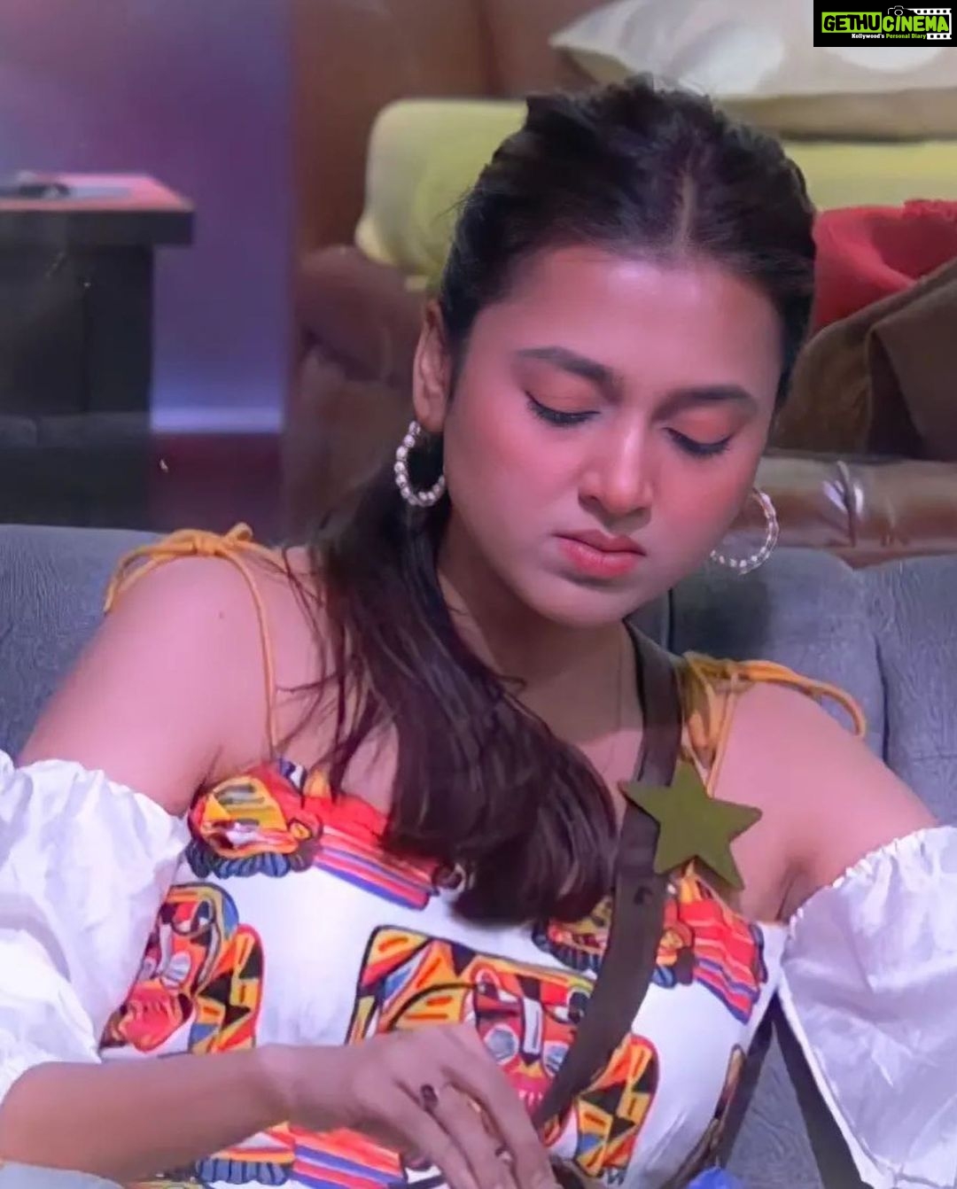 Tejasswi Prakash Instagram - Can we skip to the good part? πΈπ»ππ― . . . π: @debusbydebashis π: @kaashbykanishka π§£: @stylebysaachivj π€: @styledbynikinagda @nehha_o @sanzimehta777 . . . #instagood #explore #fyp #tejasswiprakash #tejatroops #biggboss #biggboss15 #bb #bb15 #salmankhan @voot @vootselect @colorstv @endemolshineind