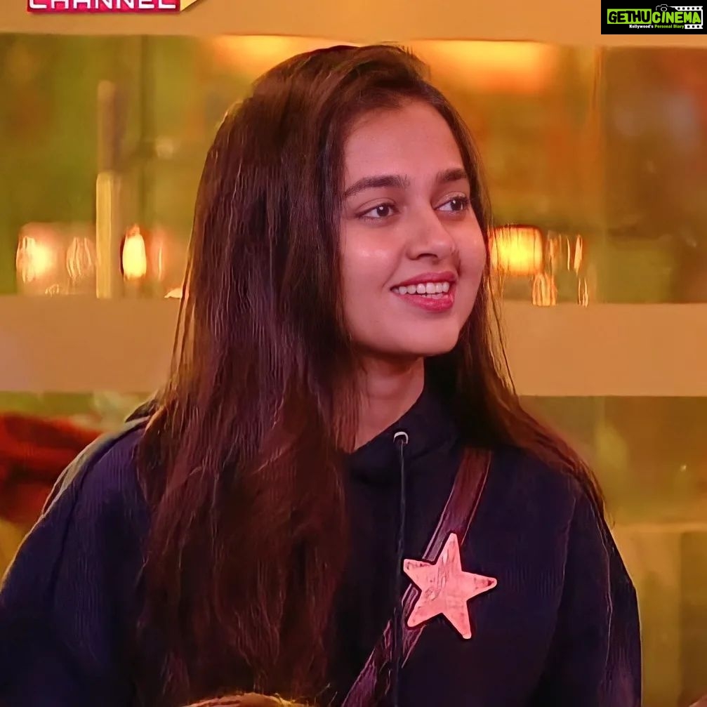Tejasswi Prakash Instagram - Stars that shine from within never dims! ❤ . . . 👗: @cava_athleisure 🧣: @stylebysaachivj 🤝: @styledbynikinagda @nehha_o @sanzimehta777 . . . #instagood #explore #fyp #tejasswiprakash #tejatroops #tcrew #biggboss #biggboss15 #bb #bb15 #salmankhan @voot @vootselect @colorstv @endemolshineind