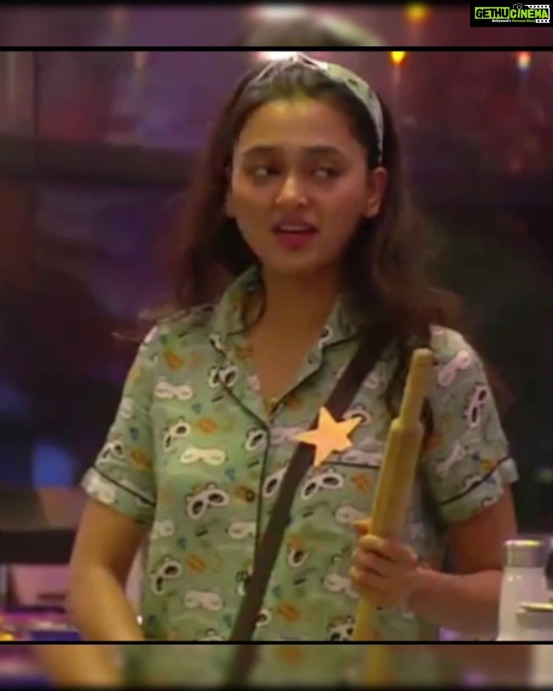 Tejasswi Prakash Instagram - What according to you is Tejasswi's mood here? Be creative!! 😉 . . . Nightsuit: @miyosleepwear Stylist: @stylebysaachivj Team: @styledbynikinagda @nehha_o @sanzimehta777 . . . #instagood #explore #fyp #tejasswiprakash #tejatroops #biggboss #biggboss15 #bb #bb15 #salmankhan @voot @vootselect @colorstv @endemolshineind