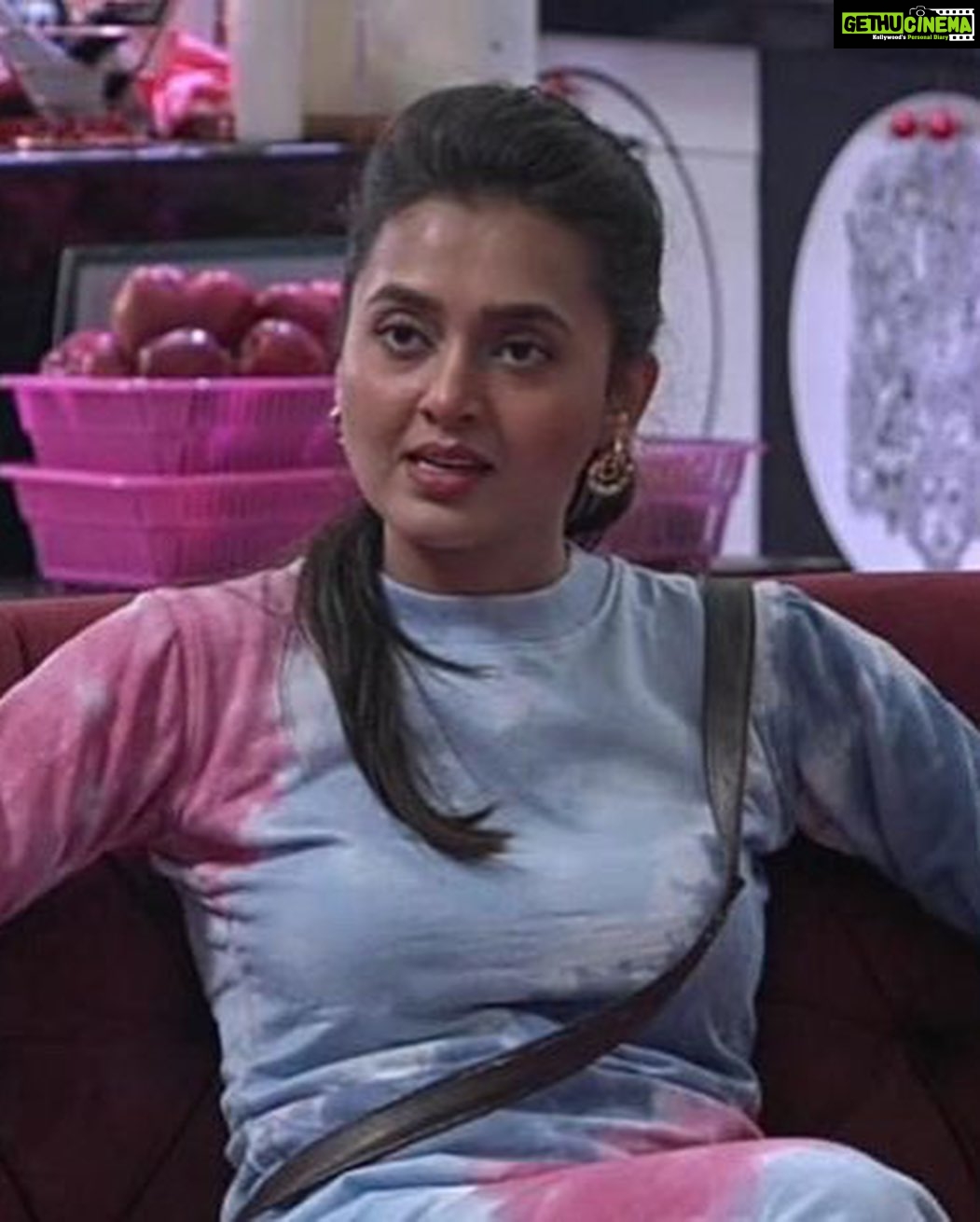 Tejasswi Prakash Instagram - Can't Wait for 2022 kinda mood!! . . . π: @Maisha_creations_ π: @blingthingstore π§£: @stylebysaachivj π€: @stylebynikinagda @nehaa_o @sanzimehta777 . . . #instagood #explore #fyp #tejasswiprakash #tejatroops #tcrew #biggboss #biggboss15 #bb #bb15 #salmankhan @voot @vootselect @colorstv @endemolshineind