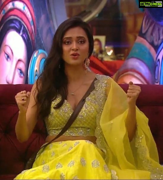 Tejasswi Prakash Instagram - Tejasswi Prakash is an entire mood! π― Double tap β€οΈ for this radiant face! . . . π: @megha_and_jigar @gideonalliance π: @rubansaccessories π§£: @stylebysaachivj π€: @styledbynikinagda @nehha_o @sanzimehta777 . . . #radiant #allinoneteja #tejasswiistheboss #instagood #explore #fyp #tejasswiprakash #tejatroops #biggboss #biggboss15 #bb #bb15 #salmankhan @voot @vootselect @colorstv @endemolshineind