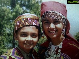 Tejasswi Prakash Instagram - Our Teja has keenly shown her love towards her brother by protecting him, loving him, and supporting him in all ways! Here’s wishing @pratik_pgw and all the brothers and sisters out there a very Happy Bhai Dooj on her behalf! ♥️ . . . #bhaidooj #brothersisterlove #brother #festivevibes #instagood #explore #fyp #tejasswiprakash #tejatroops #biggboss #biggboss15 #bb #bb15 #salmankhan @voot @vootselect @colorstv @endemolshineind