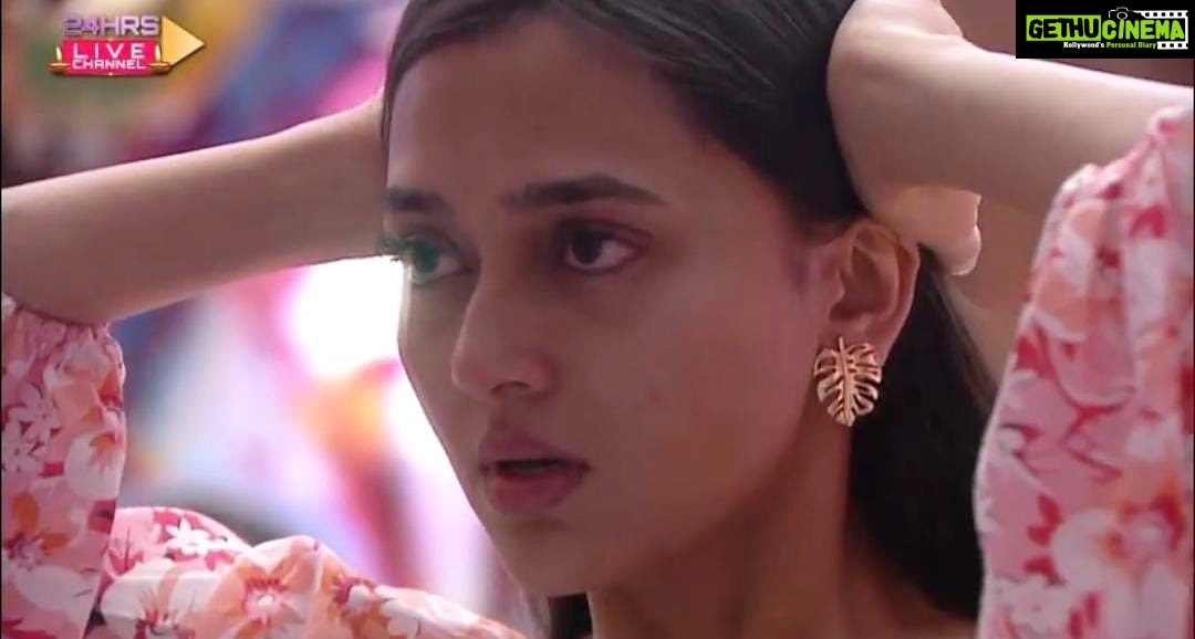 Tejasswi Prakash Instagram - She is strong, she is funny and she is witty.. but that doesn’t imply that a person has no emotions! Trying to paint a bad picture about someone without knowing the truth is unacceptable! What do you say #Tejatroops? . . 💎: @rubansaccessories . . #emotions #humility #strength #instagood #explore #fyp #tejasswiprakash #tejatroops #biggboss #biggboss15 #bb #bb15 #salmankhan @voot @vootselect @colorstv @endemolshineind