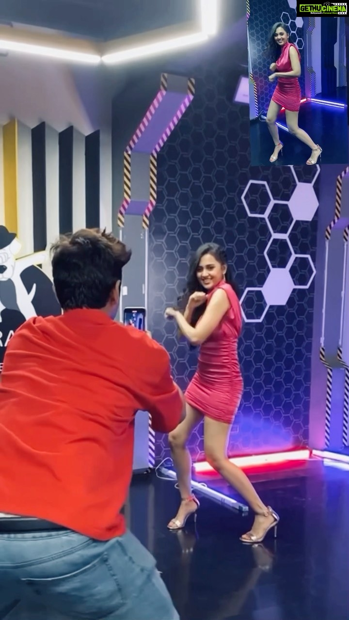Tejasswi Prakash Instagram - A little bit of madness is a must in life, especially if its the weekend!!! Have fun and enjoy watching Teja as she entertains you like none other!!! . . . π: @bravo.dancestudio π: @ikichic_official π: @antarez.jewels π§£: @stylebysaachivj π€: @sanzimehta777 @nehha_o @styledbynikinagda π: @madhura_makeupnhair π±π»ββοΈ: @gadade.asha . . . #bokaboka #dance #weekend #weekendvibes #pink #pinkdress #womensfashion #style #explore #fyp #instagood #instadaily #tejasswiprakash #teejatroops #biggboss15 #biggboss #bb15 #colours #colourstv @colorstv @voot @vootselect @endemolshineind