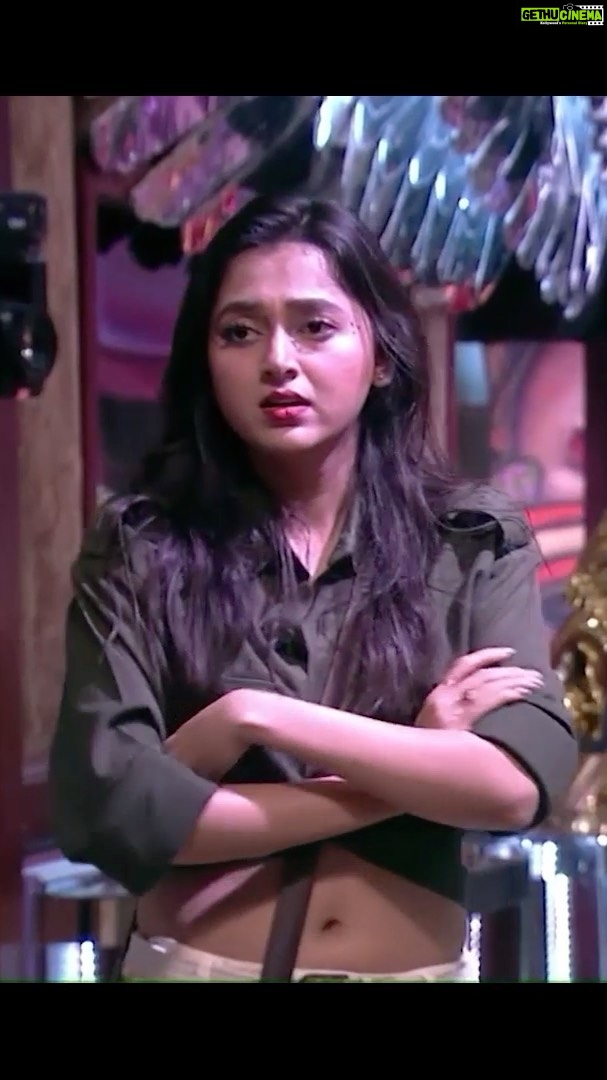 Tejasswi Prakash Instagram - Playing a fair game, standing up for what's right and putting your foot down for what you believe in - these are the qualities that reflect a fair and deserving player, all of which Tejasswi follows to a T ! #strong #entertaining . . . #fair #standingup #putyourfootdown #strongwomen #entertainer #strength #instagood #explore #fyp #tejasswiprakash #tejatroops #biggboss #biggboss15 #bb #bb15 #salmankhan @voot @vootselect @colorstv @endemolshineind