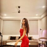Tejasswi Prakash Instagram - Laal Chadi maidaan khadi Kya khoob ladi kya khoob ladi . . . Stylist: @styledbyhenal Ass: @aaryaa26 Outfit: @deetrunk . . . #anthem #newjourney #red