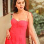 Tejasswi Prakash Instagram - Making the most of a bright sunny day 🌸✨ . . . 📸 @ashish_ojha_photography Outfit: @reemaanandlabel Stylist: @stylebysaachivj Asst. Stylist: @sanzimehta777 Makeup @ansarisharfuddin @rehmanshiledar hair@zulekha333 . . . #rains #outdoors #love