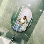 Tejasswi Prakash Instagram - Just checking… . All the mirrors work just fine 👍 . . . Styled by- @shaleenanathani Assisted by- @simrankumar19