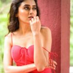 Tejasswi Prakash Instagram – Making the most of a bright sunny day 🌸✨
.
.
.
📸 @ashish_ojha_photography 
Outfit: @reemaanandlabel
Stylist: @stylebysaachivj
Asst. Stylist: @sanzimehta777 
Makeup @ansarisharfuddin @rehmanshiledar hair@zulekha333 
.
.
.
#rains #outdoors #love