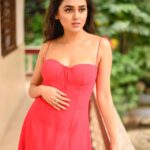 Tejasswi Prakash Instagram - Making the most of a bright sunny day 🌸✨ . . . 📸 @ashish_ojha_photography Outfit: @reemaanandlabel Stylist: @stylebysaachivj Asst. Stylist: @sanzimehta777 Makeup @ansarisharfuddin @rehmanshiledar hair@zulekha333 . . . #rains #outdoors #love