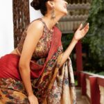 Tejasswi Prakash Instagram - Just wearing a saree and not faking a smile 😃... typical . . . 📸- @kmajethia Makeup- @madhura_makeupnhair Hair- @hair.operandi.by.gauri . . . #saree #smile #peace