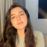 Tejasswi Prakash Instagram – Meri jaan…mujhe jaan na kaho…meri jaan…
Jaan na kaho anjaan Mujhe…
Jaan kaha reheti hai Sadaa…
Anjaane Kya jaane…
Jaan ke jaae kaun bhalaa?
Meri jaan…
.
.
.
How many of you’ll actually even know the song ???
.
.
.
#old #is #gold