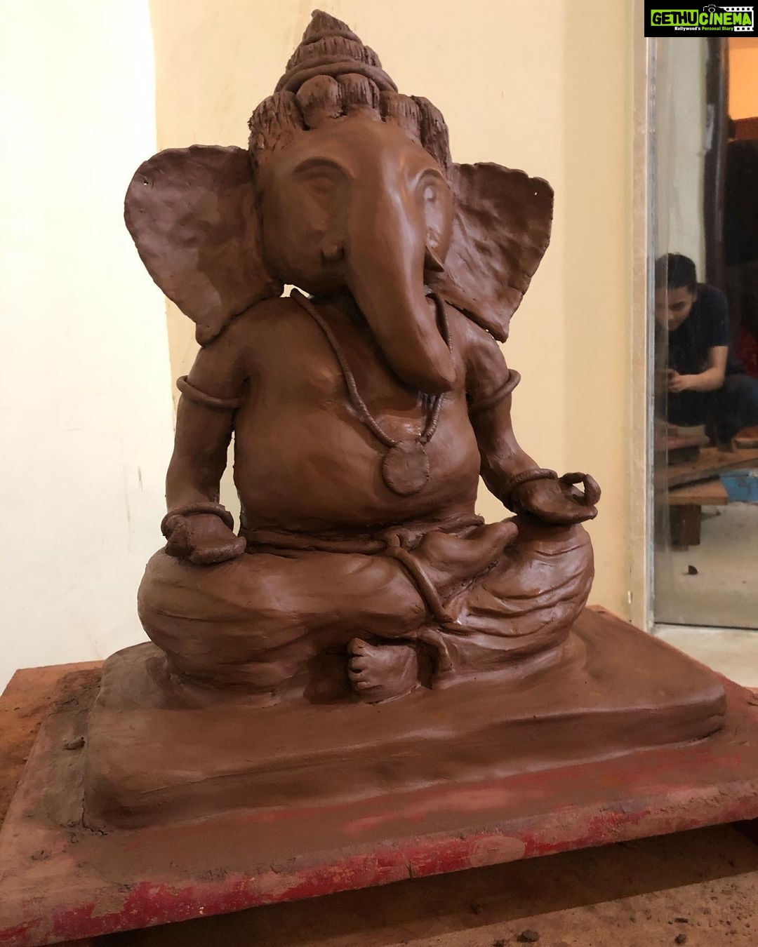 Tejasswi Prakash Instagram - Ganesh chaturthichya tumha sarvaanna hardik shubhecha... . This was the first time I not only made the whole murti myself but also did the whole decoration... . . #ganpatibappamorya #festival #ganesha