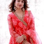 Tejaswi Madivada Instagram - @olivesbysashi.in @thetrinkaholic @reshma_stylist