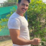 Thakur Anoop Singh Instagram – Happy Af whenever I do what I love !! 

Light 💡 Camera 🎥 Action 🏃‍♂️ Captain Abhimanyu Shastri reporting on sets #Control Lucknow, Uttar Pradesh