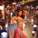 Tiger Shroff Instagram - Bas 2 ghante mein aa raha hai #EkDoTeen 😊 OUT TODAY at 11AM! #SajidNadiadwala @DishaPatani @Jacquelinef143 @khan_ahmedasas @foxstarhindi @NadiadwalaGrandson @TSeries.official @WardaKhanNadiadwala #Baaghi2 #Baaghi2onMarch30