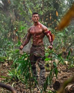 Tiger Shroff Instagram - ‪I was sad to cut my hair but I guess it was worth it! 😊 Watch my transformation for #Baaghi2 (Link in bio) – http://bit.ly/TigerShroff-Transformation‬ ‪@dishapatani #SajidNadiadwala @khan_ahmedasas @nadiadwalagrandson @foxstarhindi @amityashwant_hair #Baaghi2onMarch30‬
