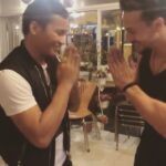 Tiger Shroff Instagram - He dances too... #respect and #thankyou for the wishes @tonyjaaofficial sir 🙏🙌❤️ #baaghi2 #starstruck #tonytiger #mjfans4life