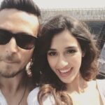 Tiger Shroff Instagram - Omw!!! Can’t wait to see all you Baaghis! 😊❤️ #Baaghi2Trailer #Launch🚀 #🚁 #Baaghi2 @dishapatani #SajidNadiadwala @khan_ahmedasas @nadiadwalagrandson @foxstarhindi @tseries.official
