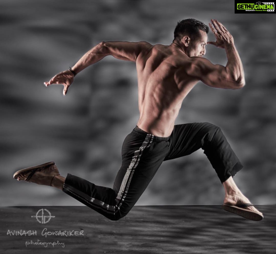 Tiger Shroff Instagram - @avigowariker sparking the bolt in me! Thought i could outrun him, clearly underestimated his skill! Top notch!