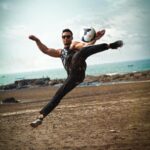 Tiger Shroff Instagram - #inbetweenshots #takingafewshots #📷 @shariquealy