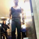 Tiger Shroff Instagram - #aboutlastnight #showtime